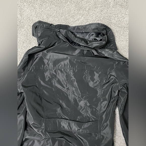 Ellen Tracy packable hooded raincoat - black - size small - awesome coat - Picture 13 of 14